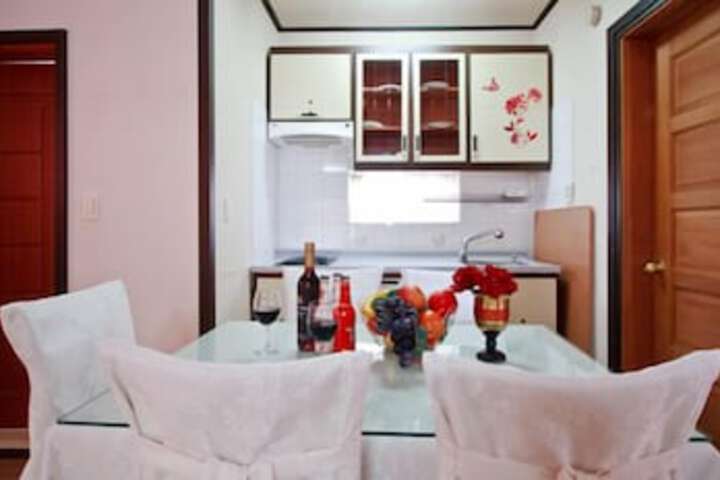 Room 33 of 82