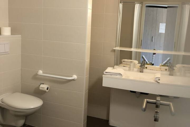 Room 14 of 21