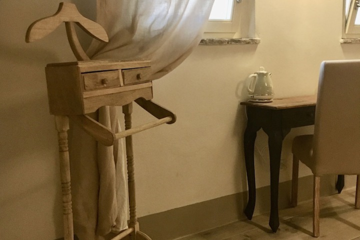 Room 13 of 115