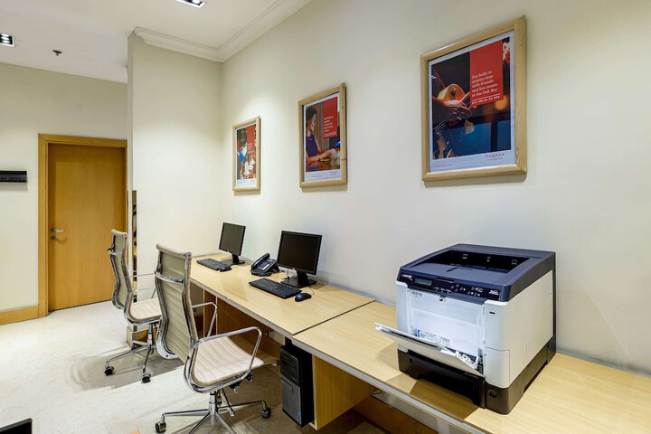 Business Center 112 of 117