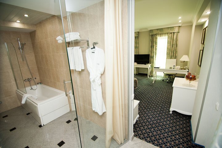 Room 27 of 50