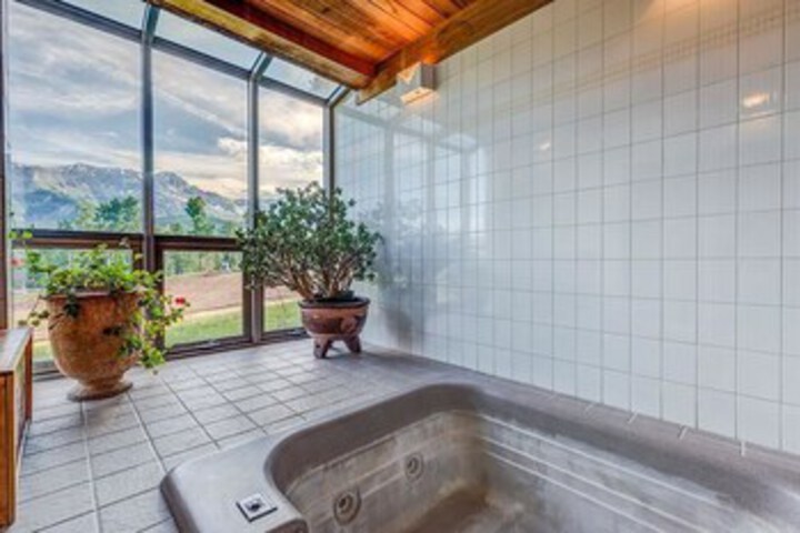 Spa 14 of 59