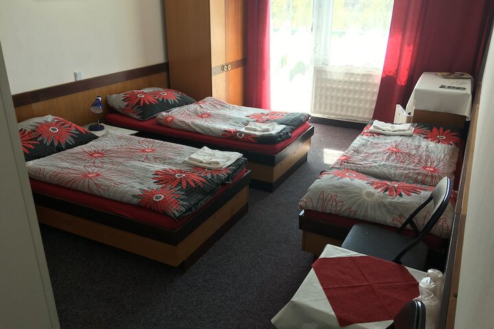 Room 17 of 76