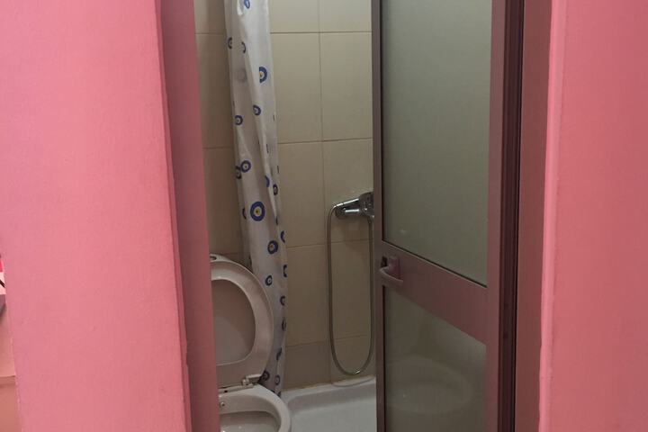Room 16 of 34