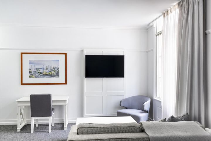 Room 18 of 48