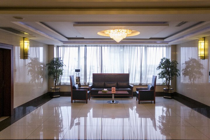 Guest Lobby