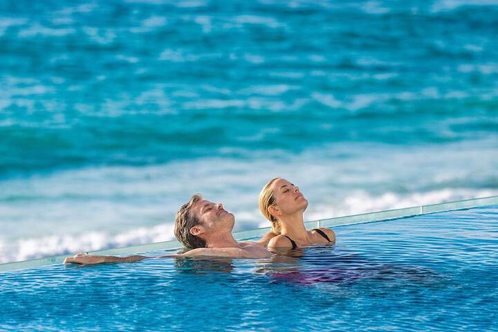 Pool Hotel