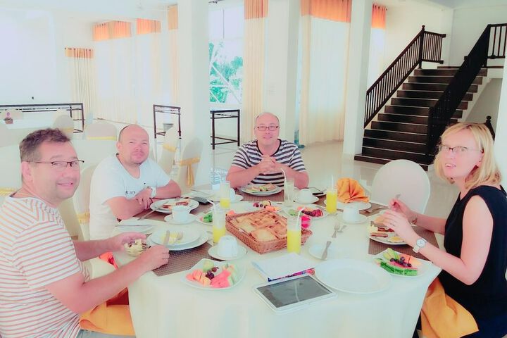 Dining 16 of 34