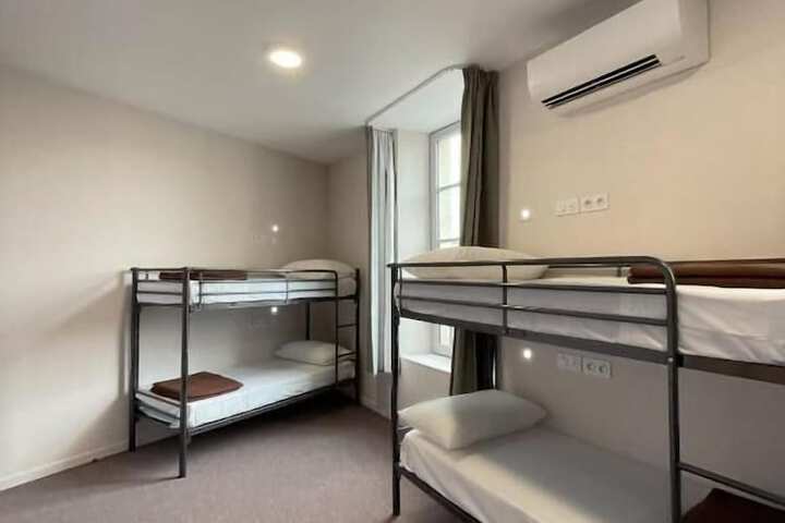Room 4 of 39