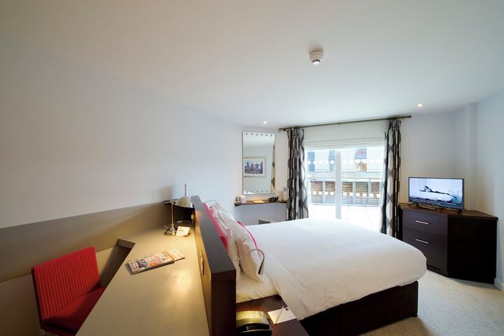 Room 35 of 71