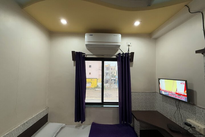 Room 4 of 72