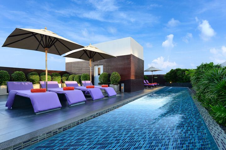 Pool Hotel