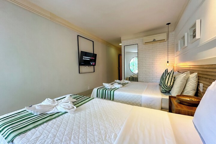 Room 33 of 80
