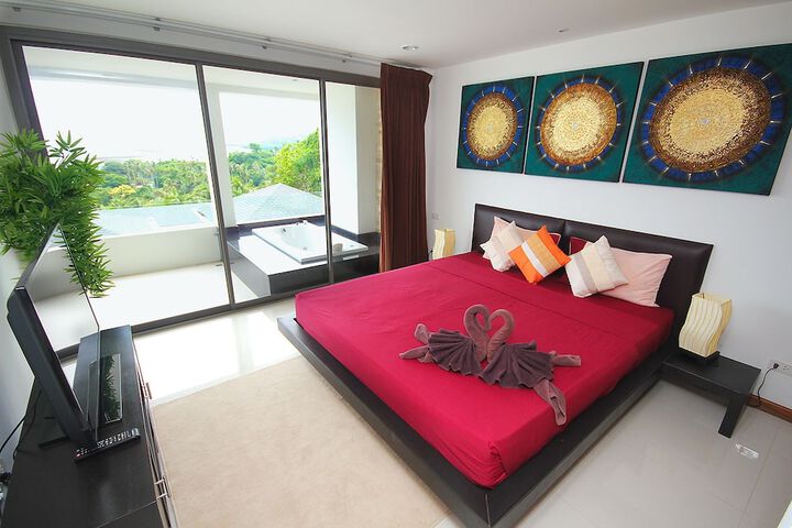 Room 4 of 76