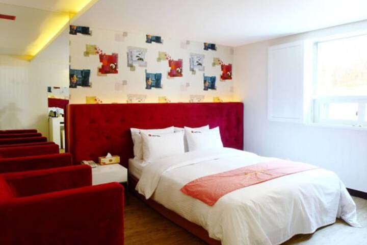 Room 15 of 47