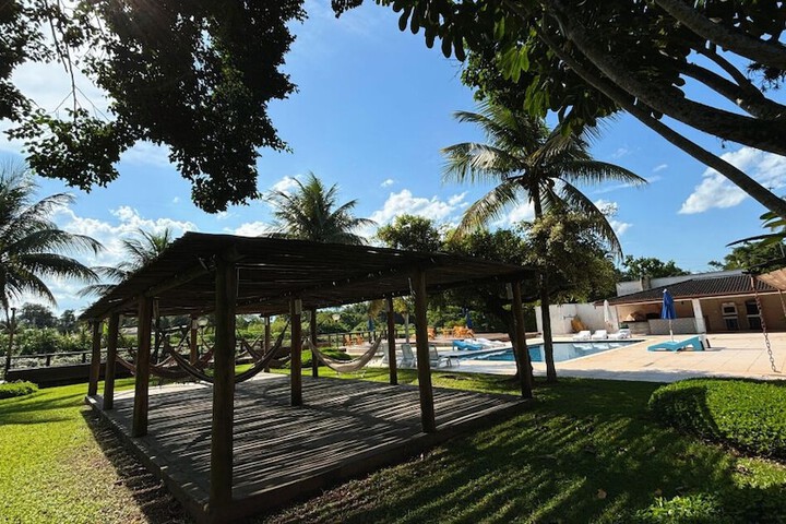 Pool 33 of 51