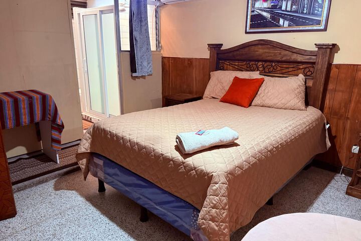 Room 6 of 7