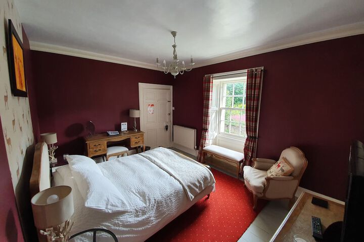 Room 11 of 32