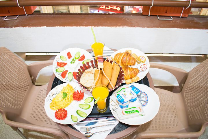 Breakfast/Coffee Service 128 of 137
