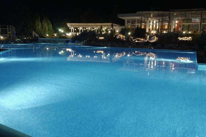 Pool 13 of 32