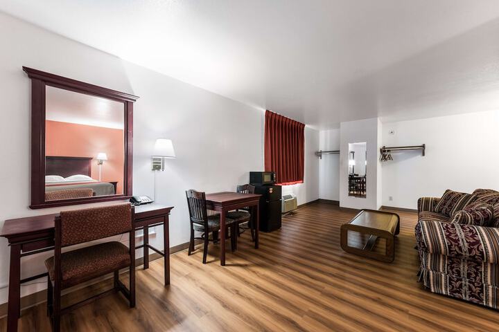 Room 19 of 32
