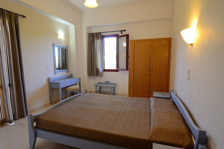 Room 6 of 54