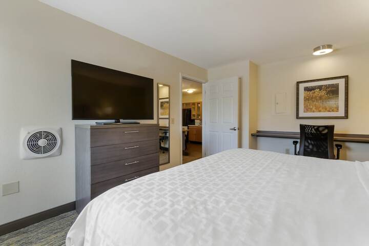 2 Double Bed Studio Suite (2 of 8)