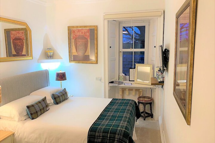 Room 19 of 82