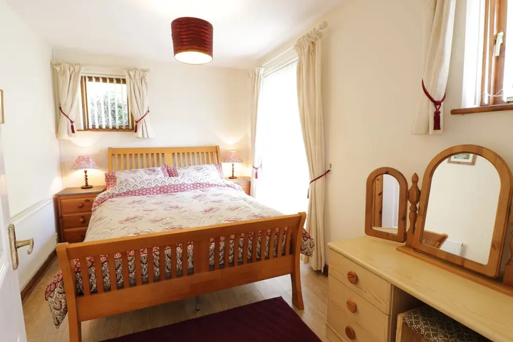 Room 3 of 10