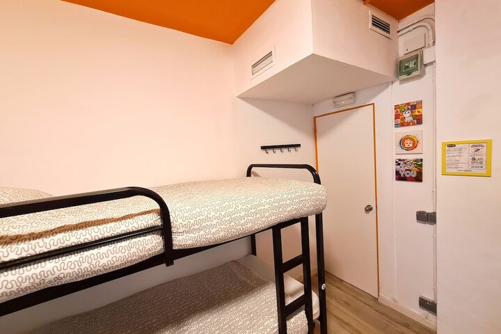 Room 14 of 34