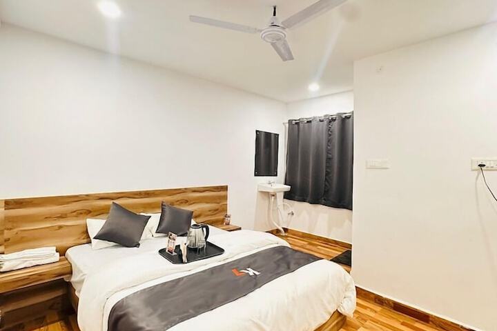 Room 16 of 33
