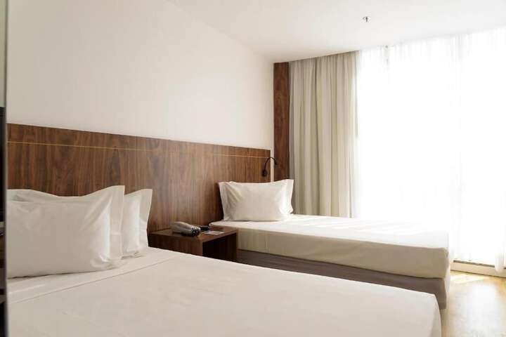 Room 18 of 39