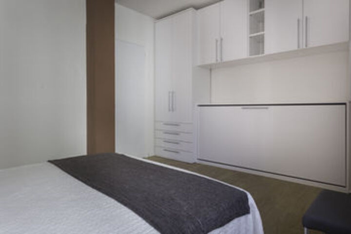 Room 215 of 871