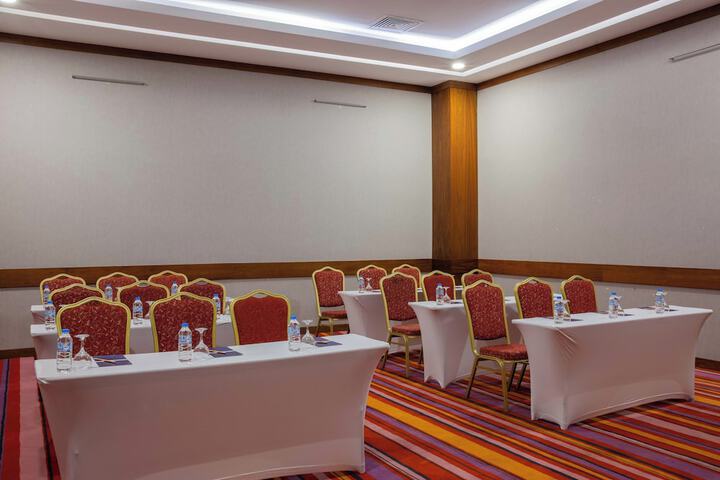 Ballroom/Hall 32 of 37