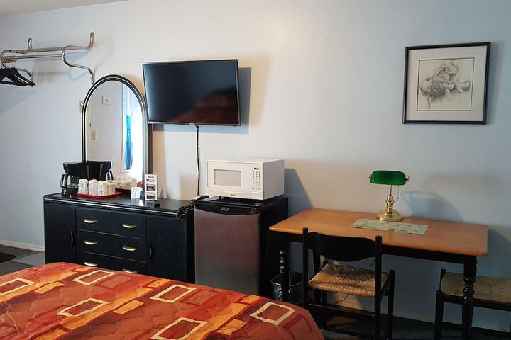 Room 3 of 33