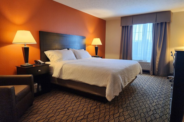 Room 6 of 32