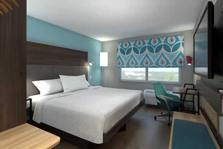 Exterior of Tru by Hilton Napanee