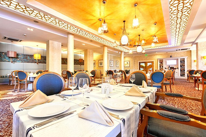 Dining 54 of 75