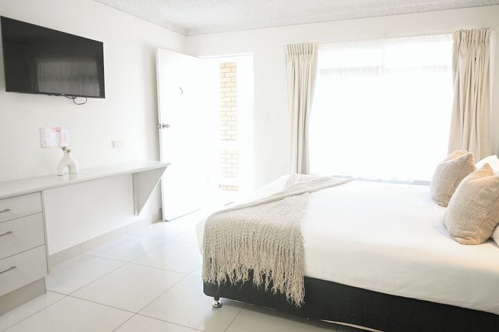 Room 8 of 26