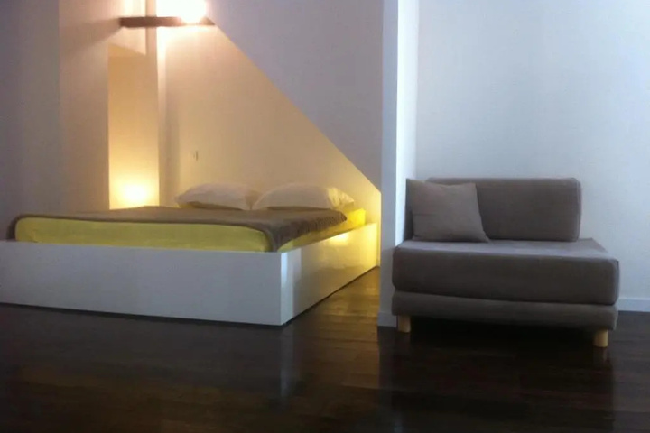 Room 4 of 10