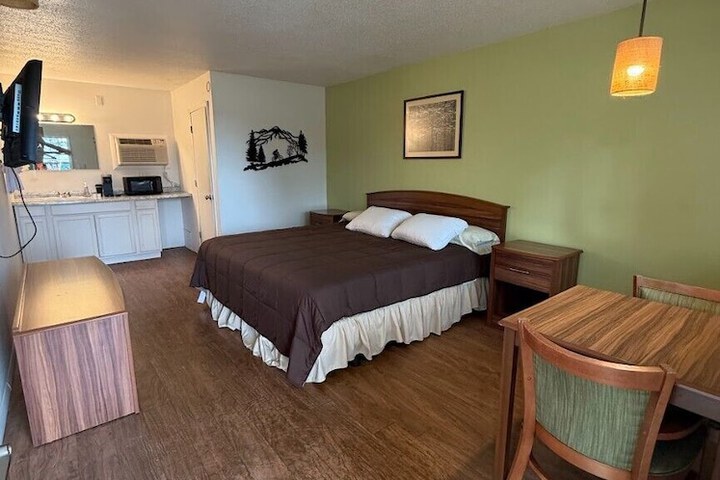 Room 3 of 29