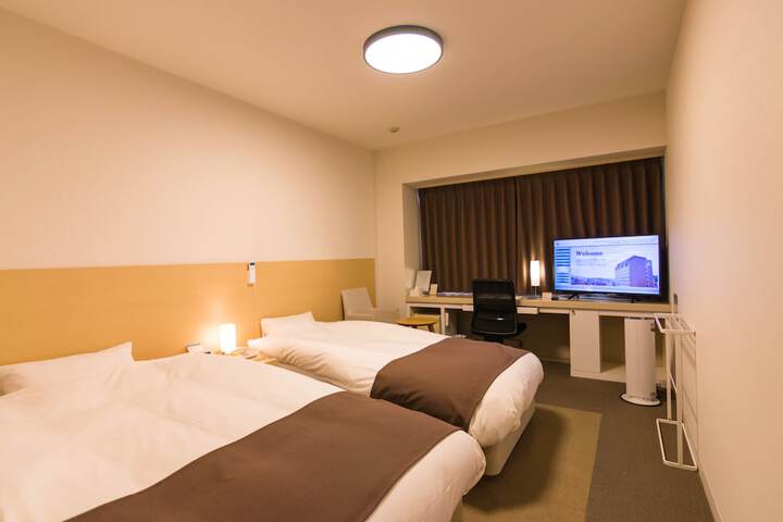 Room 19 of 100