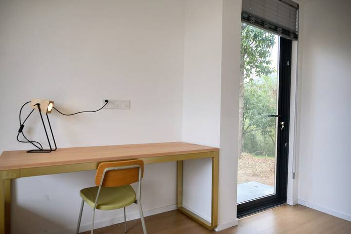 Room 49 of 218