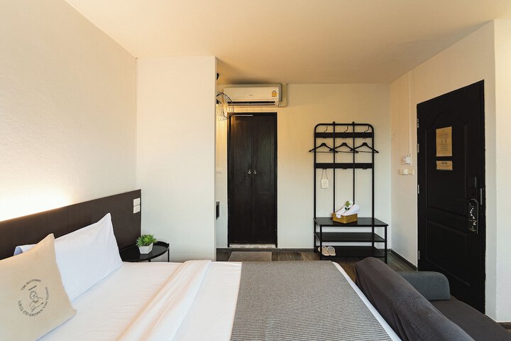 Room 48 of 142
