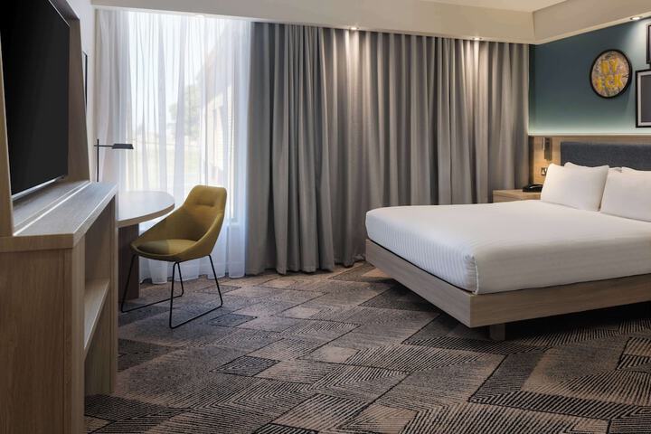 Room 10 of 31