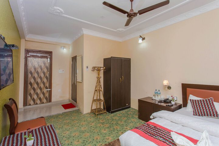 Room 7 of 40