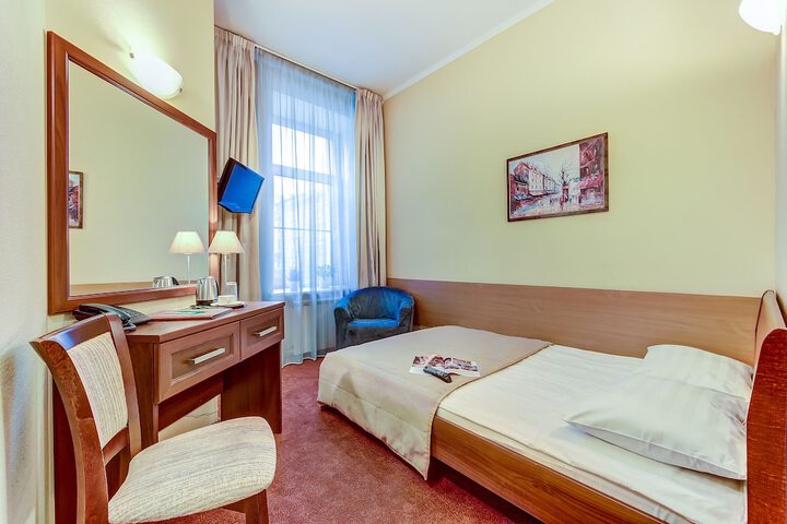 Room 15 of 66