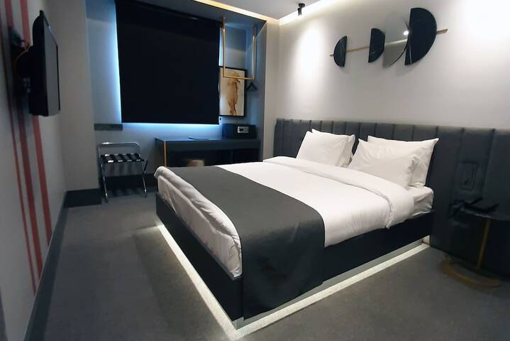 Room 19 of 48