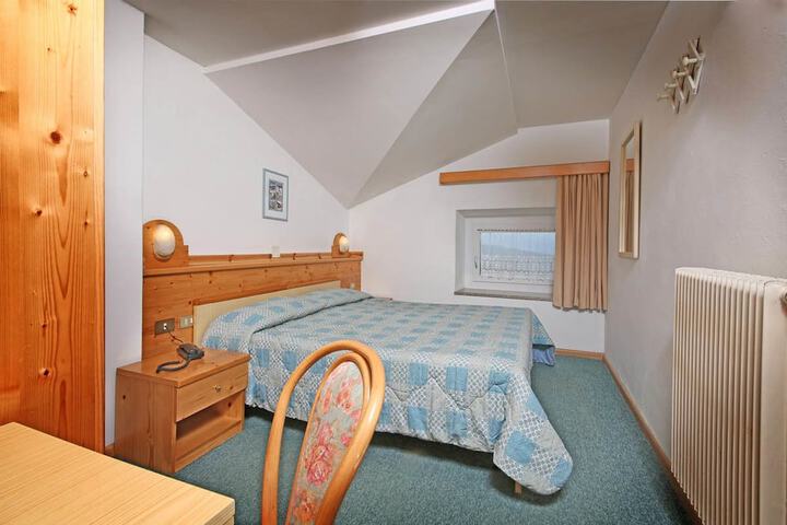 Room 6 of 29