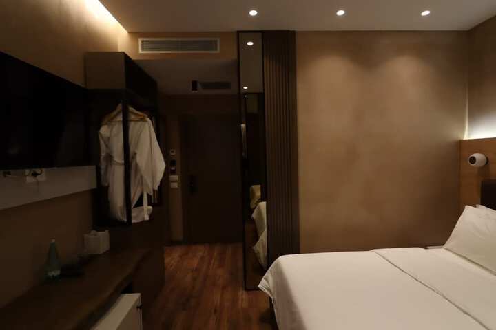 Room 91 of 112